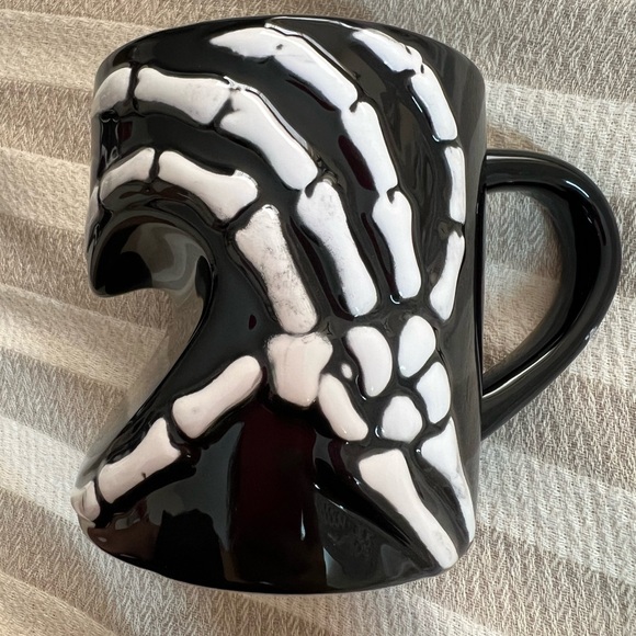 Halloween heart skull mugs - Picture 2 of 6